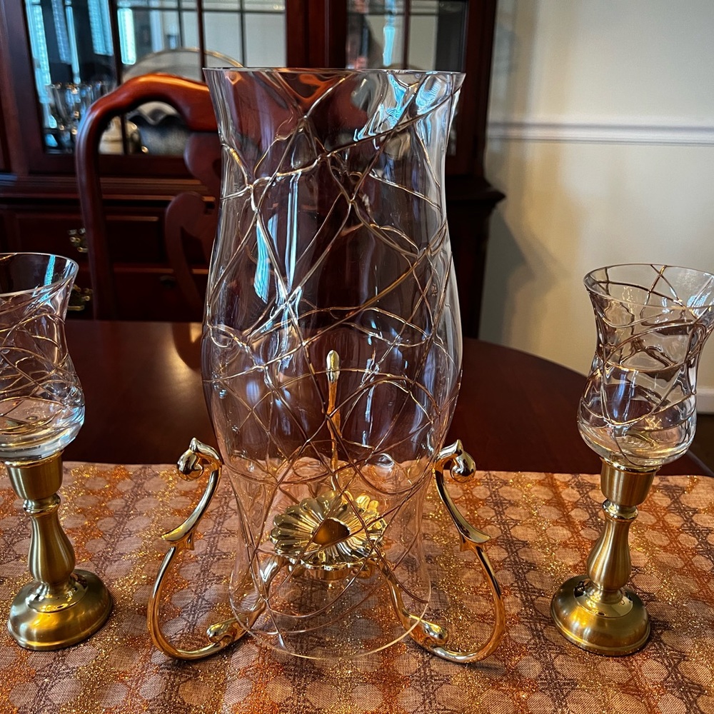 Beautiful 6piece candle holder set. Partylite brand.